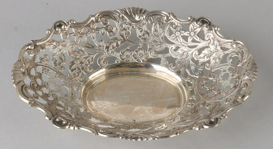 Silver bonbon basket, 833/000, oval cutaway model with (1 of 2)
