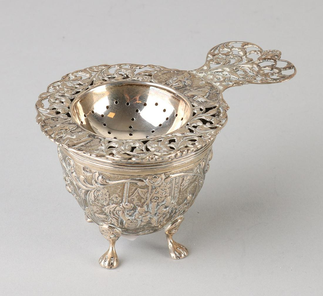 Silver tea strainer with its drip tray, 833/000, (1 of 1)