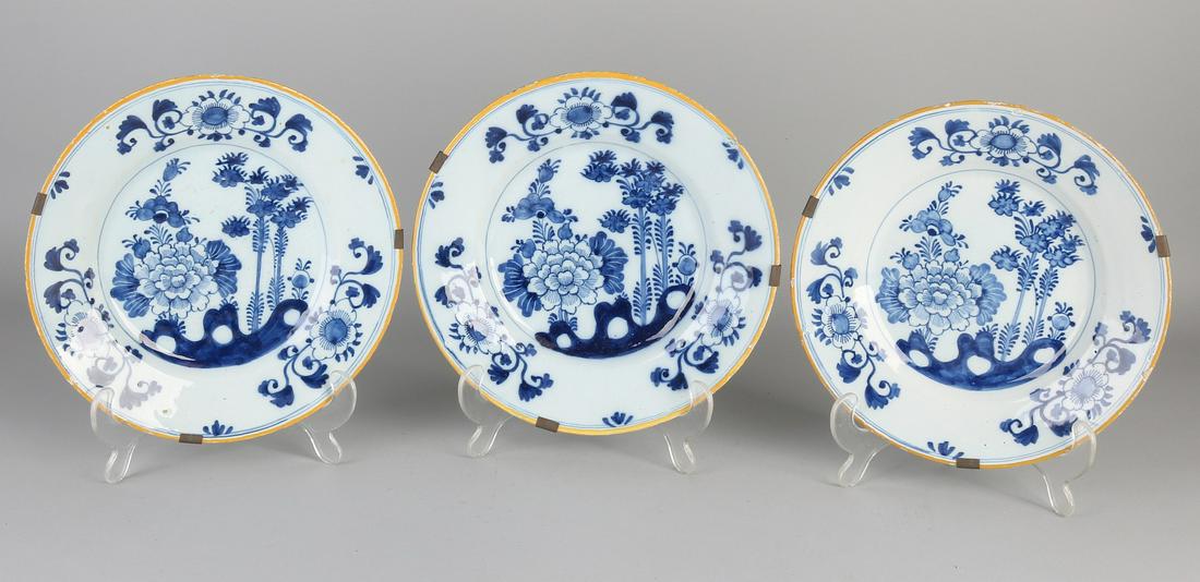Three 18th century Delft Fayence signs with chinoiserie (1 of 2)