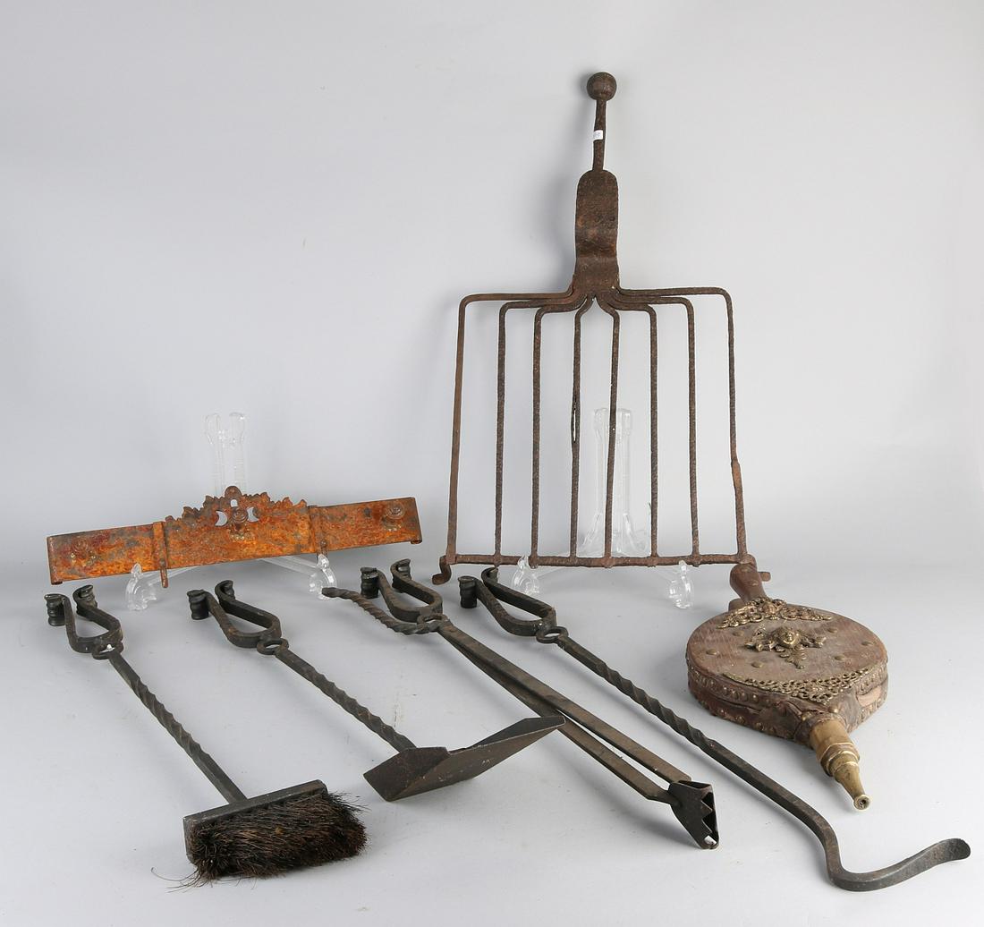 Lot of antique fireplace cutlery. 19th century. (1 of 1)