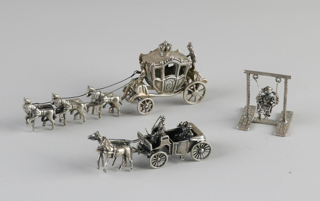 Lot with 3 silver miniatures, 835/000, with a golden (1 of 1)