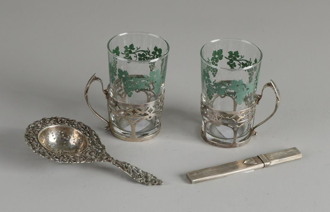 Lot with 4 parts of silver, 2 tea glasses with grape (1 of 1)