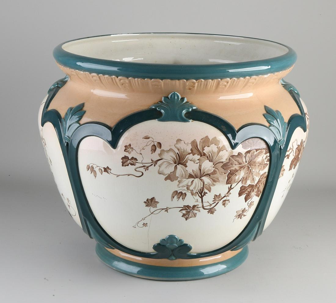Large antique Villeroy & Boch flower pot with floral (1 of 2)