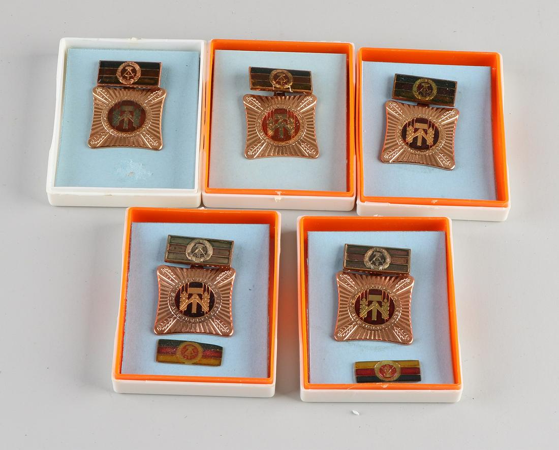 Five East German Medals. Second half of the 20th: Five East German Medals. Second half of the 20th century. Size: 6 - 7 cm. In good condition.