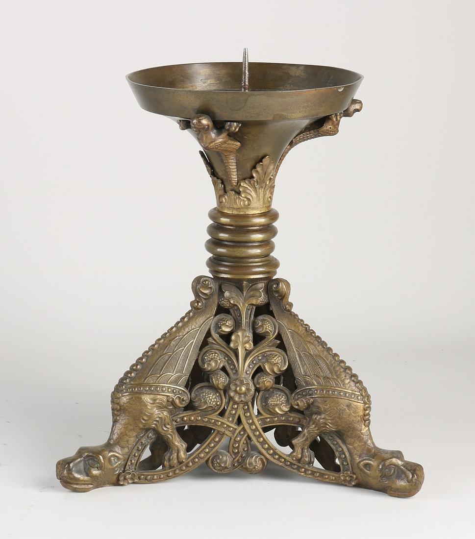 Antique neo-gothic bronze candlestick with mythical: Antique neo-gothic bronze candlestick with mythical creatures. 19th century. Candlepin renewed. Dimensions: 24 x 21 x 18 cm. In good condition.