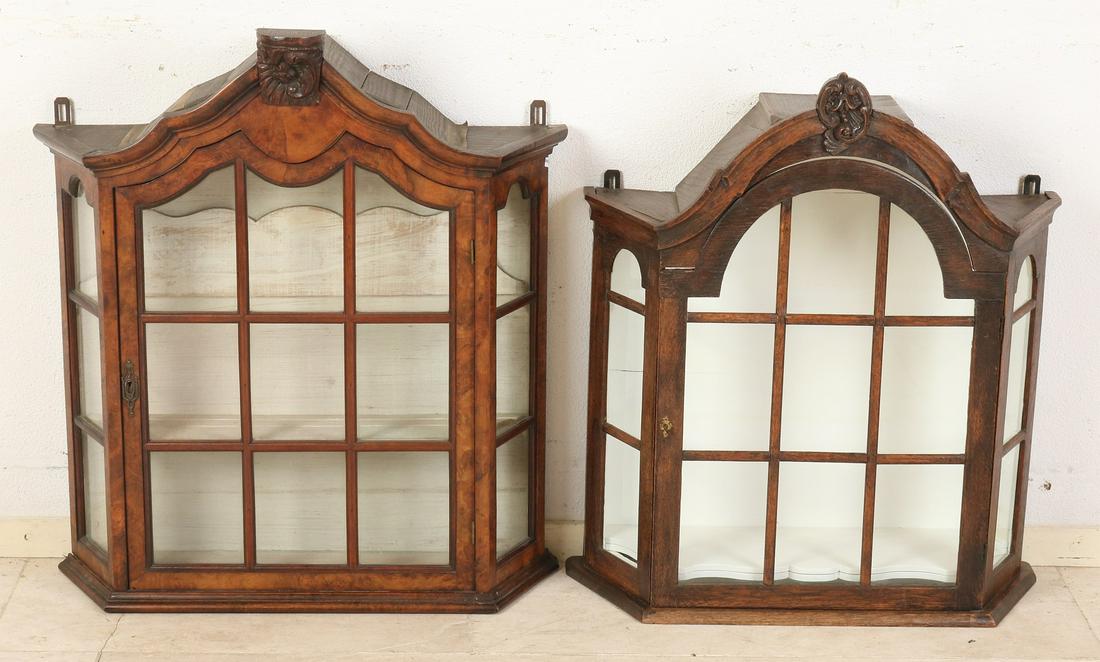 Two wall showcases: Two antique Dutch Baroque-style wall display cases. Circa 1900. Walnut + oak. Dimensions: 70 - 80 cm. In good condition.