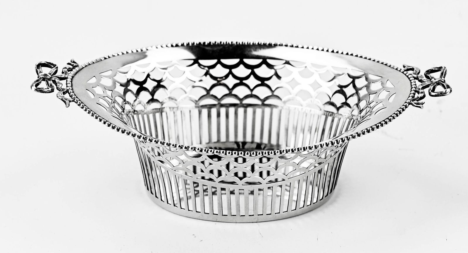 Silver candy basket (1 of 1)