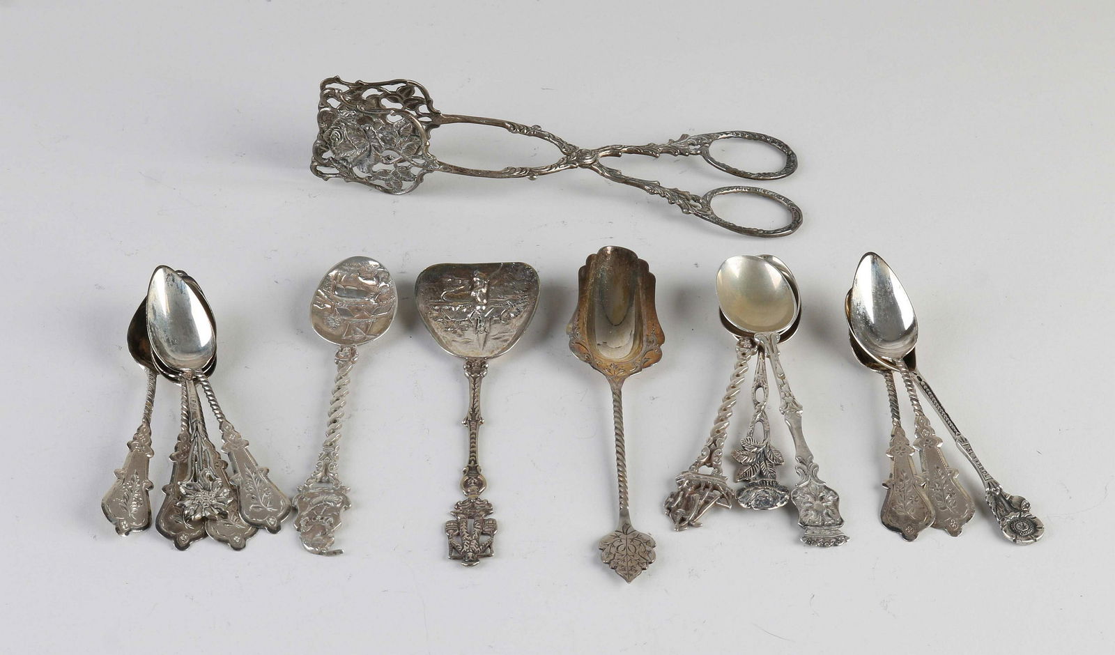 Lot silver, spoons tongs (1 of 1)