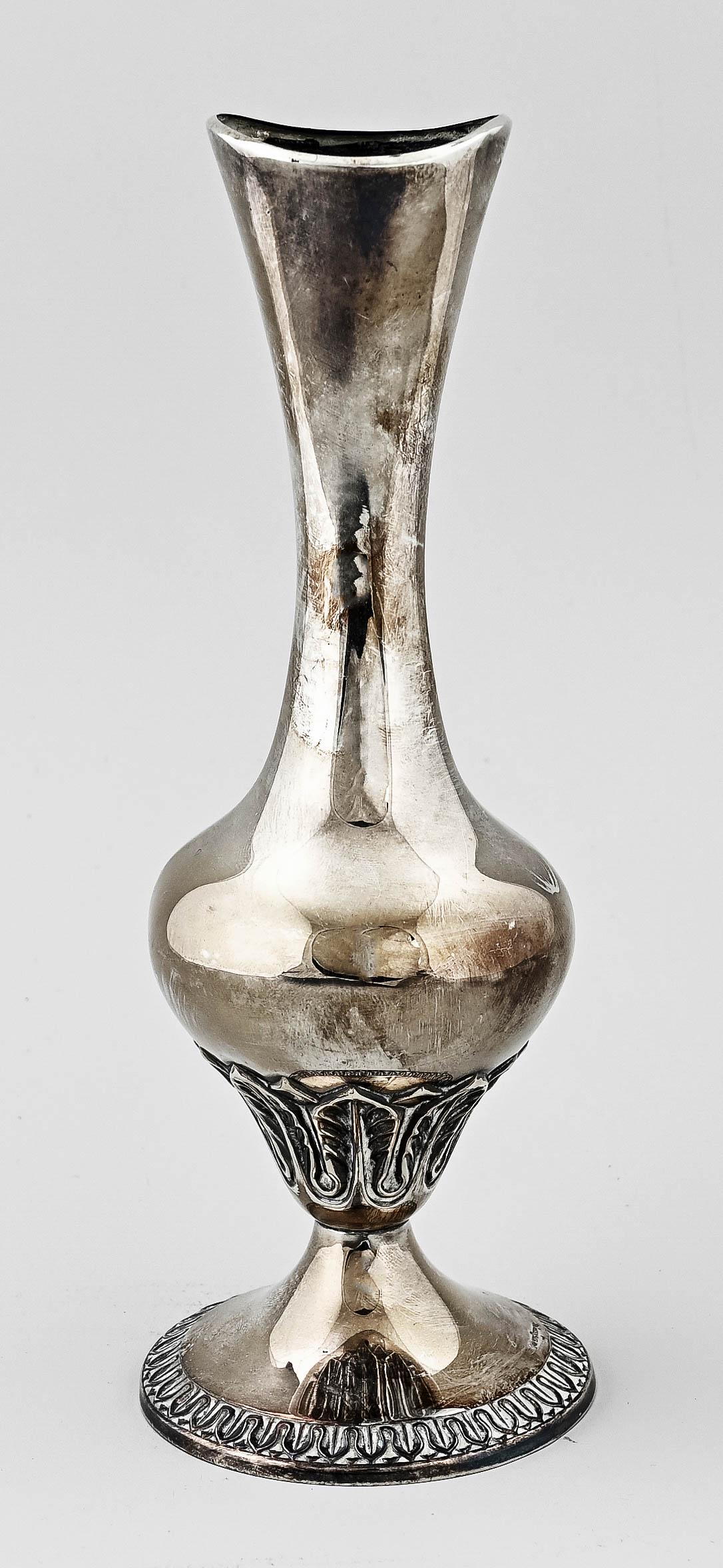 silver vase (1 of 1)