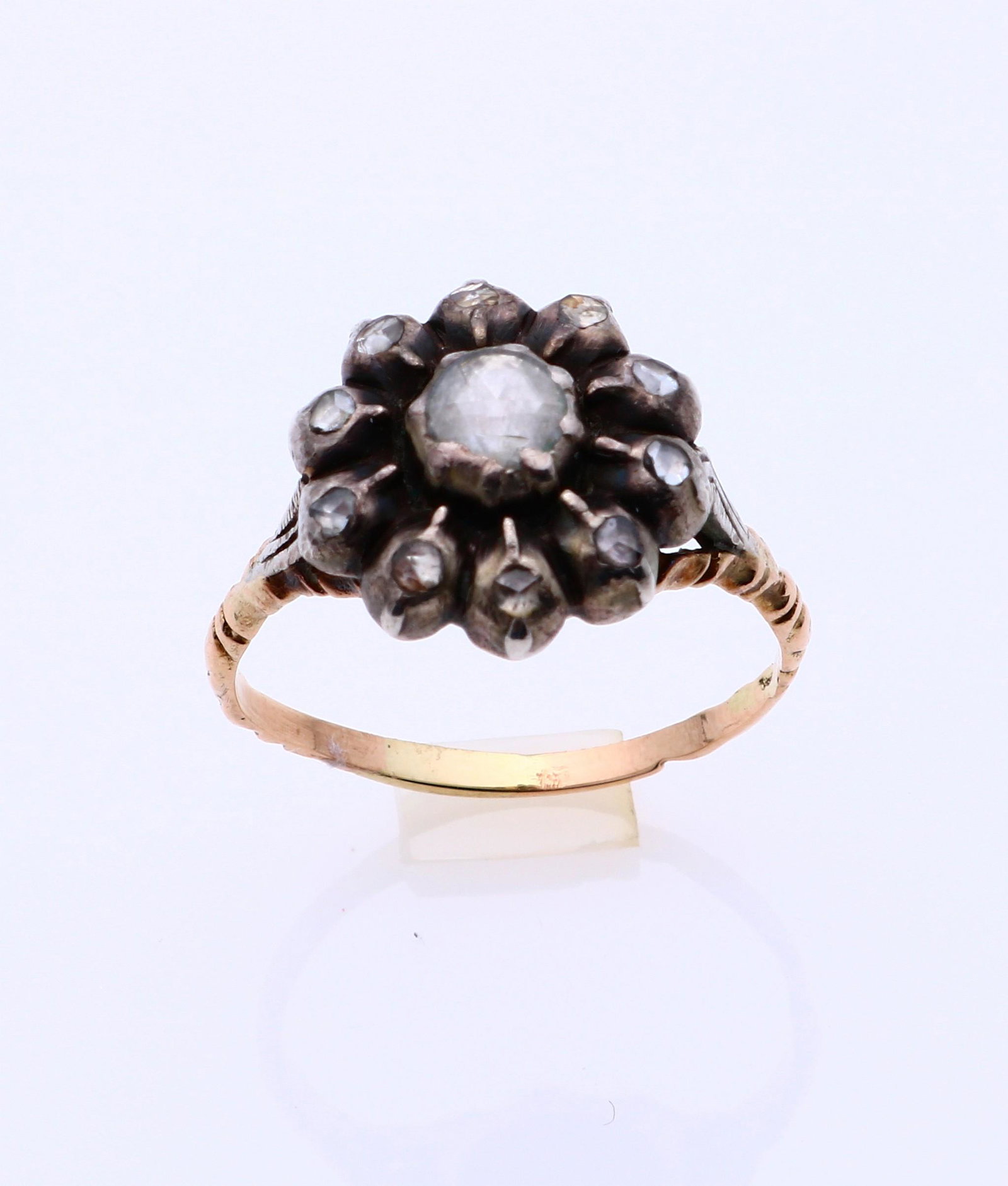 Gold ring with diamond (1 of 1)