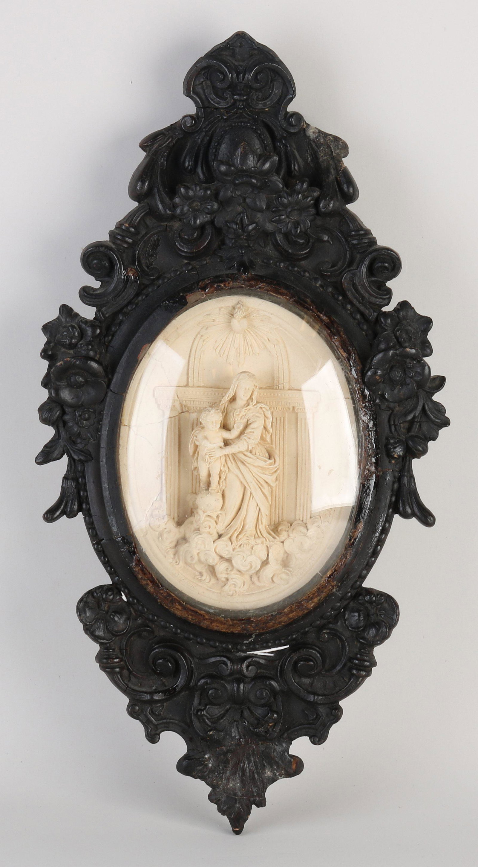 religious diorama: 19th century stucco frame with soapstone religious diorama. glued. Dimensions: H 45 x W 22 cm. In decent shape.