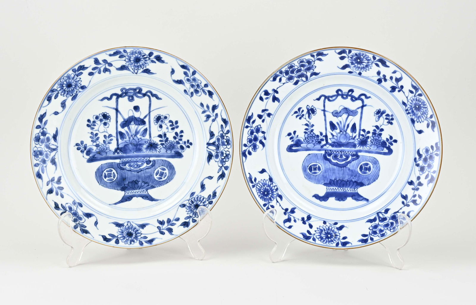 Two 18th century Chinese plates Ã˜ 23 cm. (1 of 2)