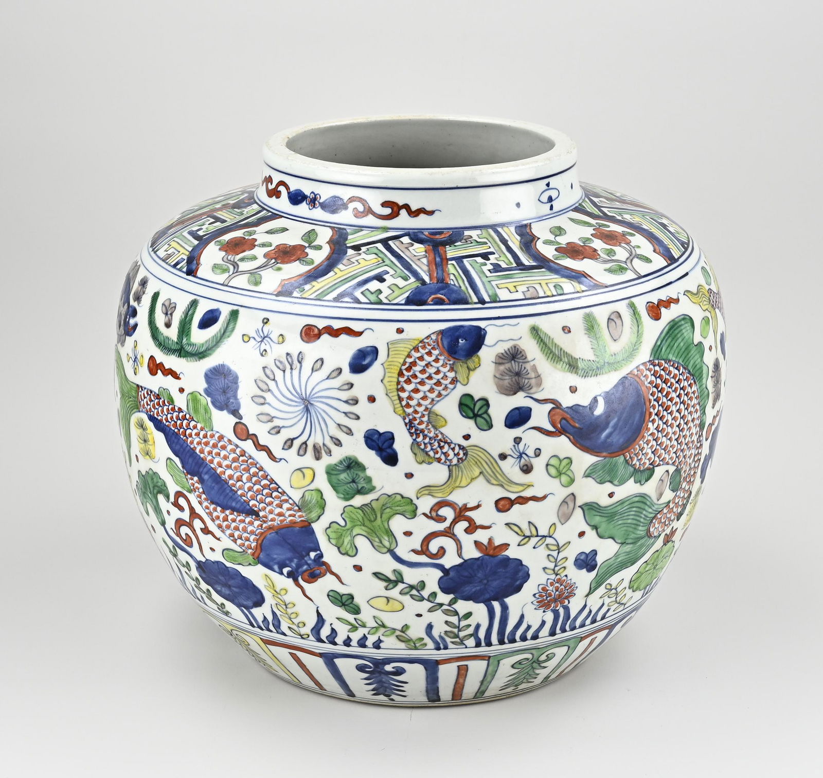 Large Chinese vase with fish decor Ã˜ 32 cm. (1 of 3)