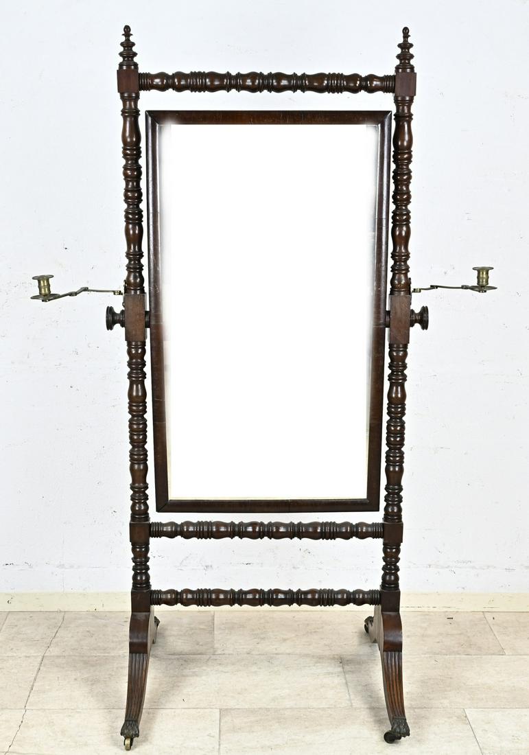 Antique English full-length mirror, 1880: Antique English adjustable full-length mahogany mirror. With brass candlesticks, wheels and claw feet. Circa 1880. Size: 165 x 75 x 60 cm. In good condition.