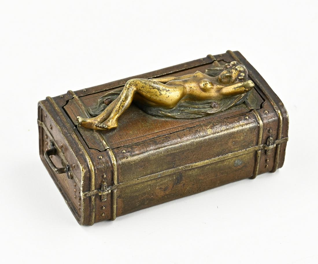 Nam Greb, Bronze suitcase/naked woman: Antique Viennese bronze erotic suitcase with twist mechanism by Nam Greb. 1861 - 1936. Reclining naked woman. Gilded. Circa 1900. Dimensions: 12 x 4 x 6 cm. In good condition.