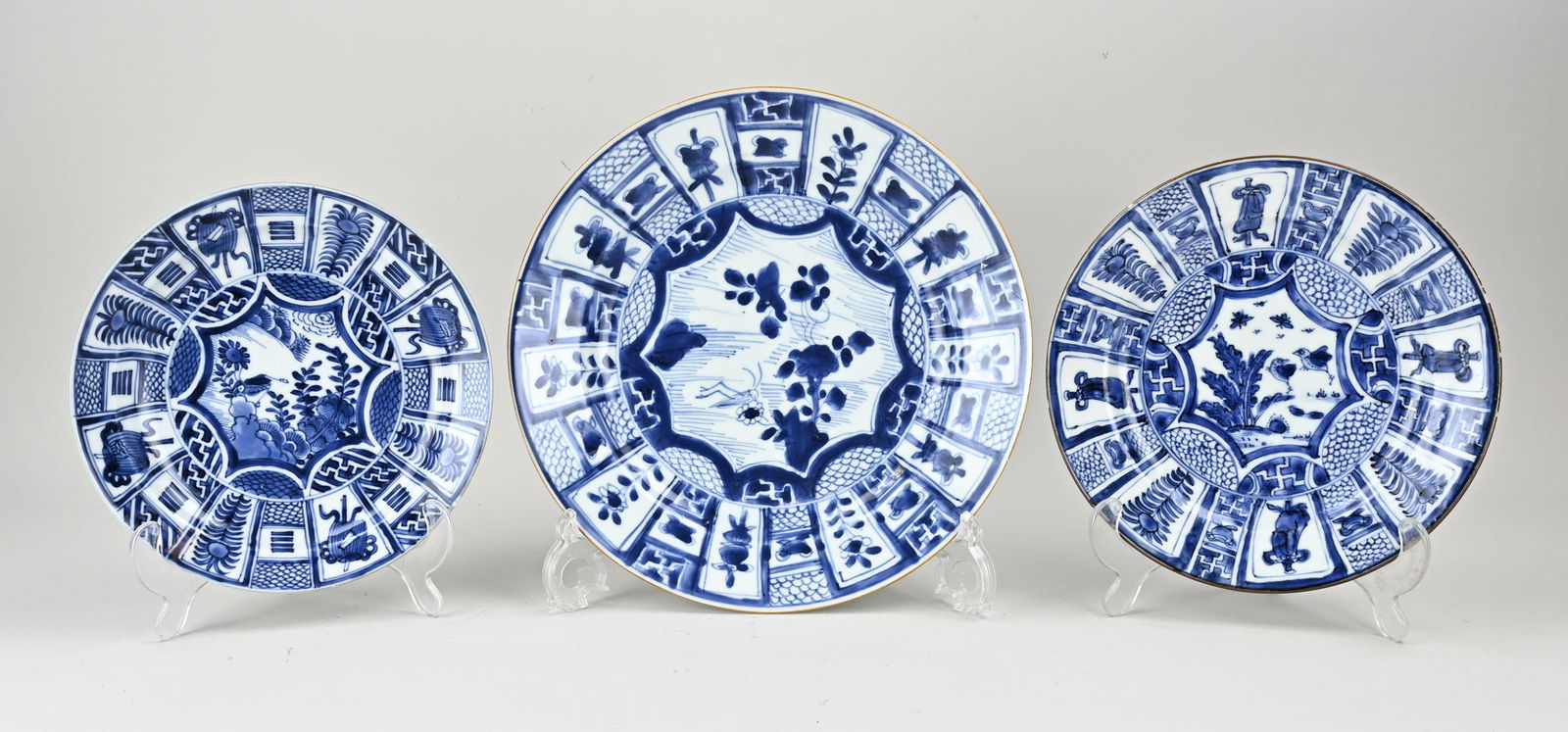 Three Chinese dishes Ã˜ 21 - 27 cm. (1 of 2)
