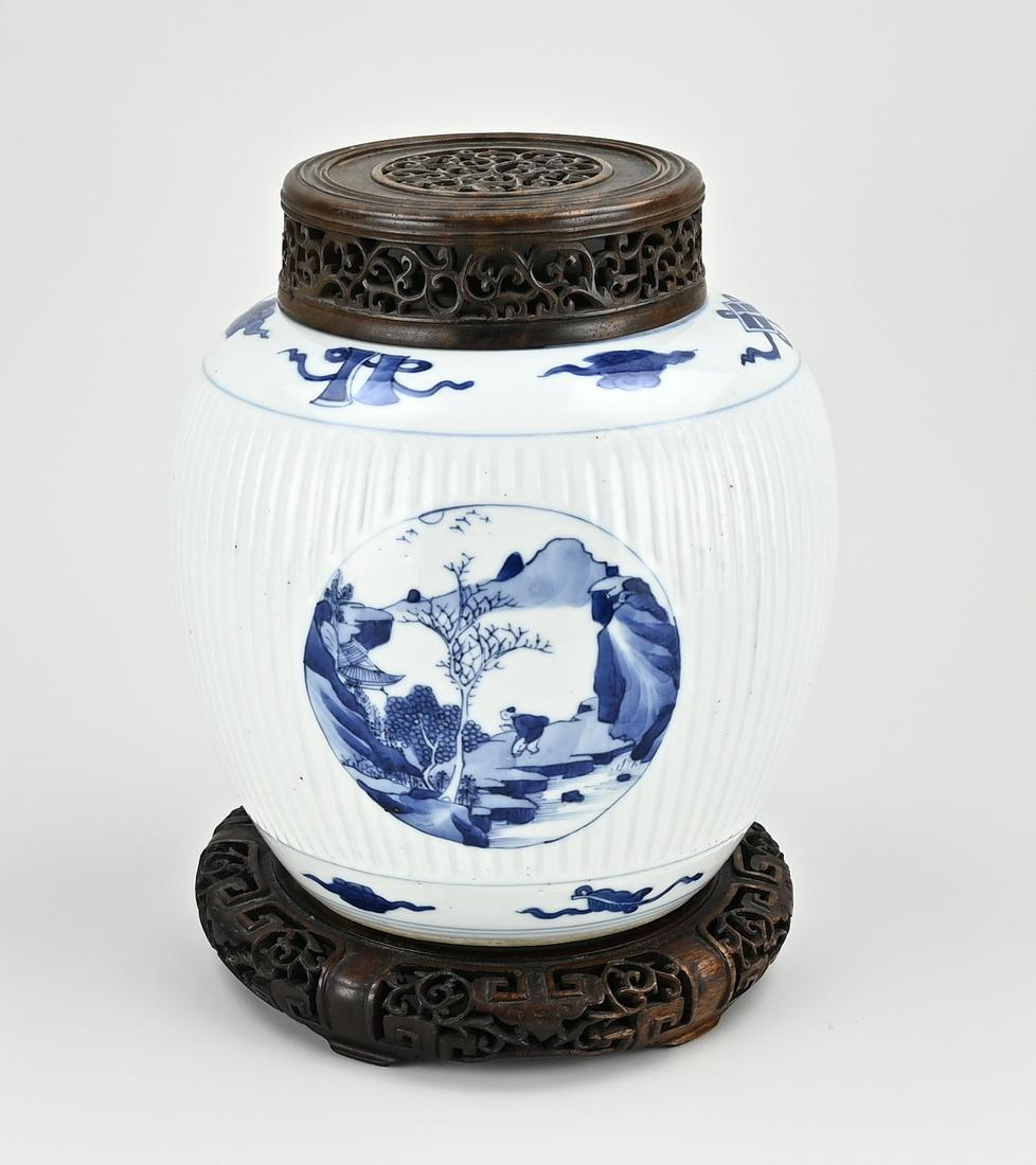 Chinese ginger jar Ã˜ 20 cm. (1 of 3)
