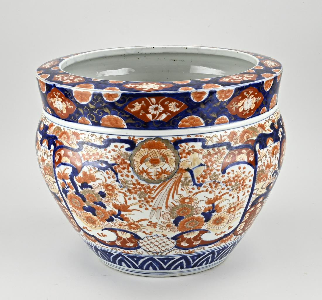Japanese Imari fish bowl, H 27 x Ã˜ 32 cm. (1 of 2)