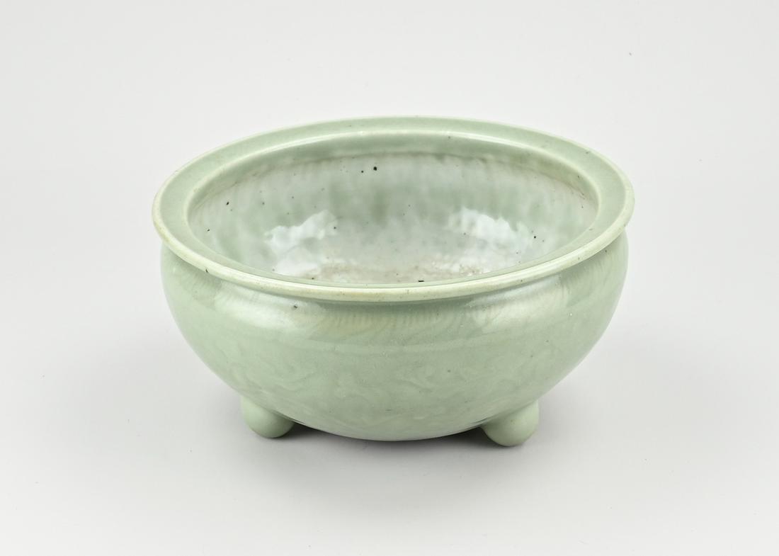Chinese celadon bowl Ã˜ 24 cm. (1 of 2)