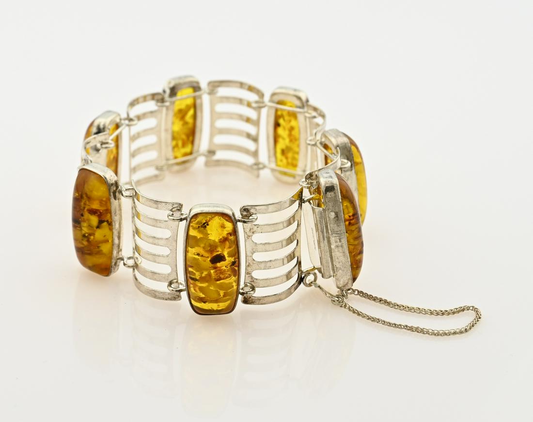 Silver bracelet with amber (1 of 1)