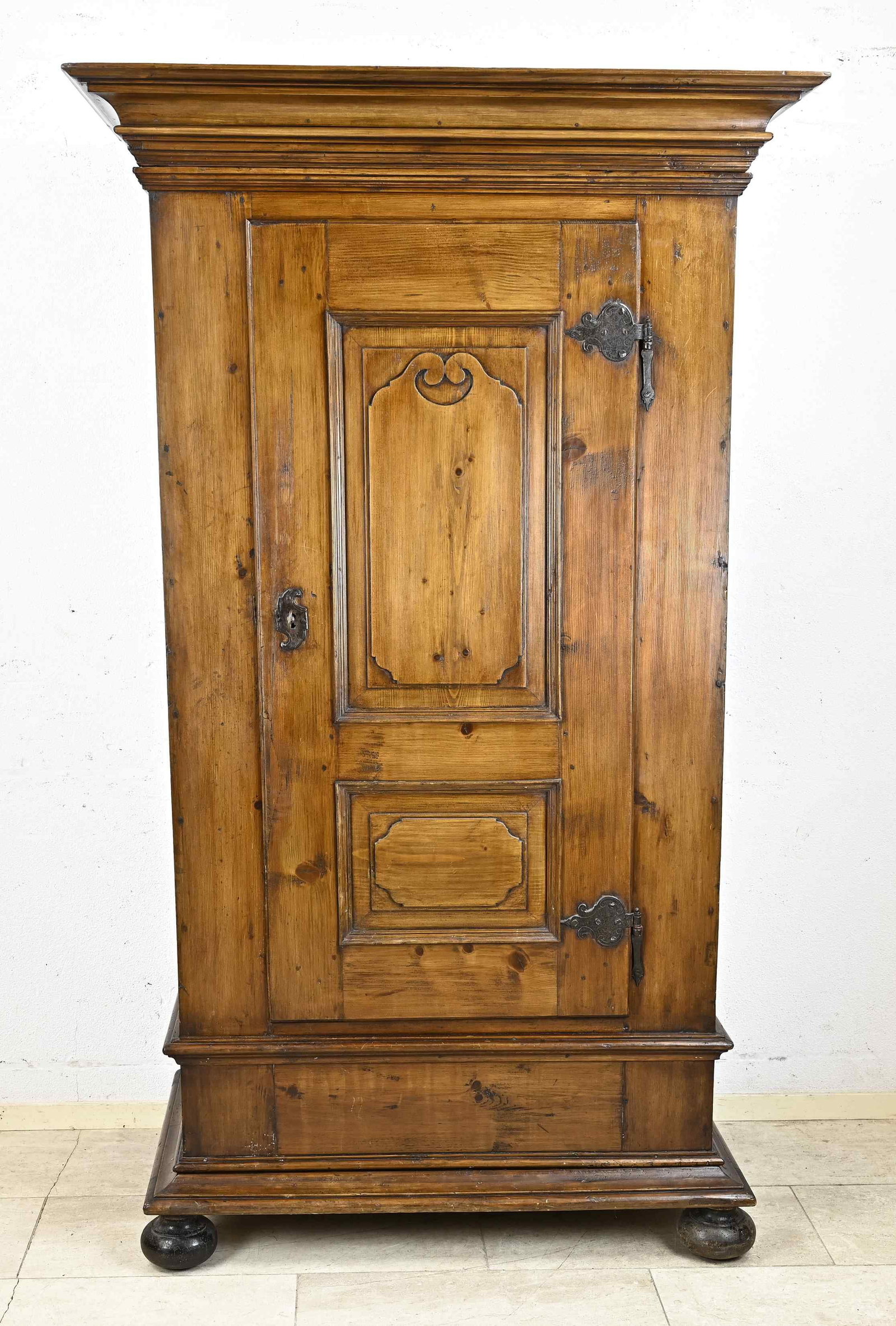 Baroque cabinet: 18th Century Baroque cabinet. One-door. Germany. With wrought iron fittings + lock + loose foot. Spruce wood. Dimensions: 190 x 110 x 70 cm. In good condition.