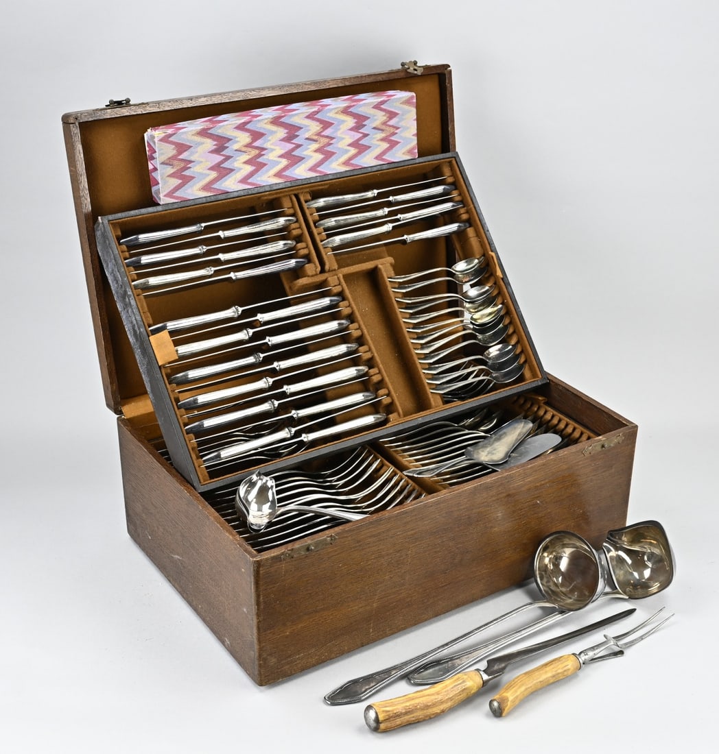 Cutlery box + cutlery, 1930 (1 of 3)