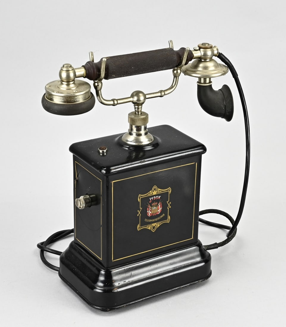 Danish Jydsk telephone: Old Danish Jydsk telephone made of black Bakelite. 20th century. Dimensions: 33 cm. In good condition.