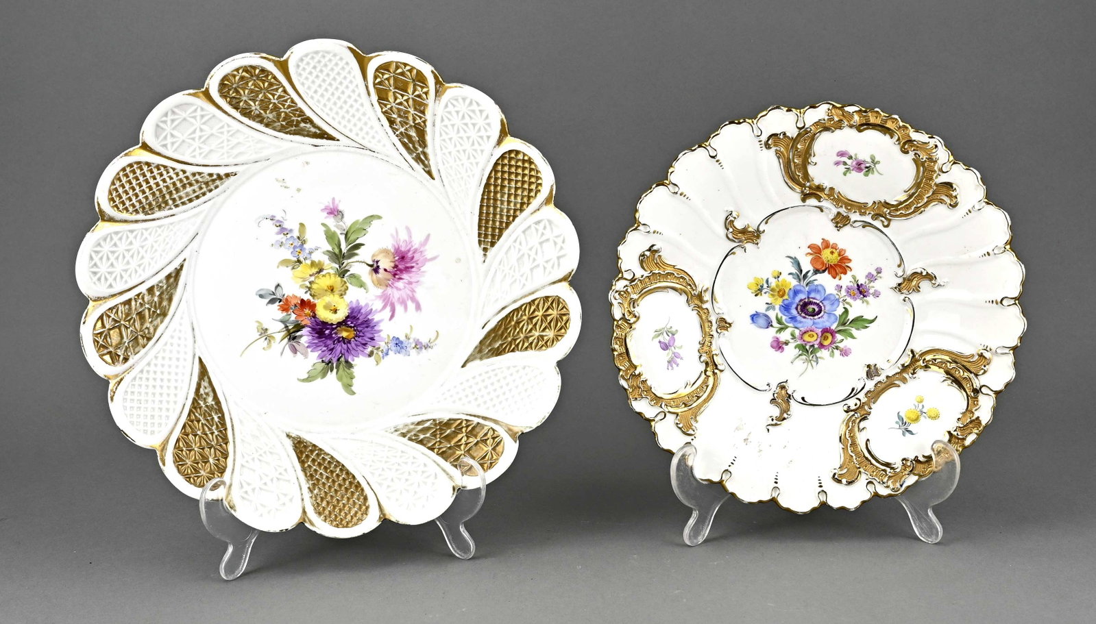 Two Meissen decorative bowls Ø 23.5 - Ø 28 cm: Two German Meissen porcelain decorative dishes. Floral/gold decor. Circa 1920 + circa 1960. Dimensions: Ø 23.5 - Ø 28 cm. In good condition.