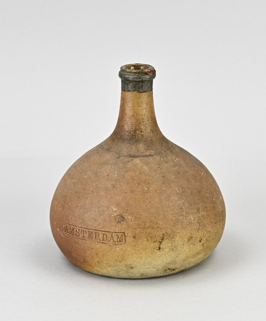 Stoneware, cat's head (A'dam): Antique 19th century stoneware cat's head drinks bottle Amsterdam. Dimensions: H 18 cm. In good condition.