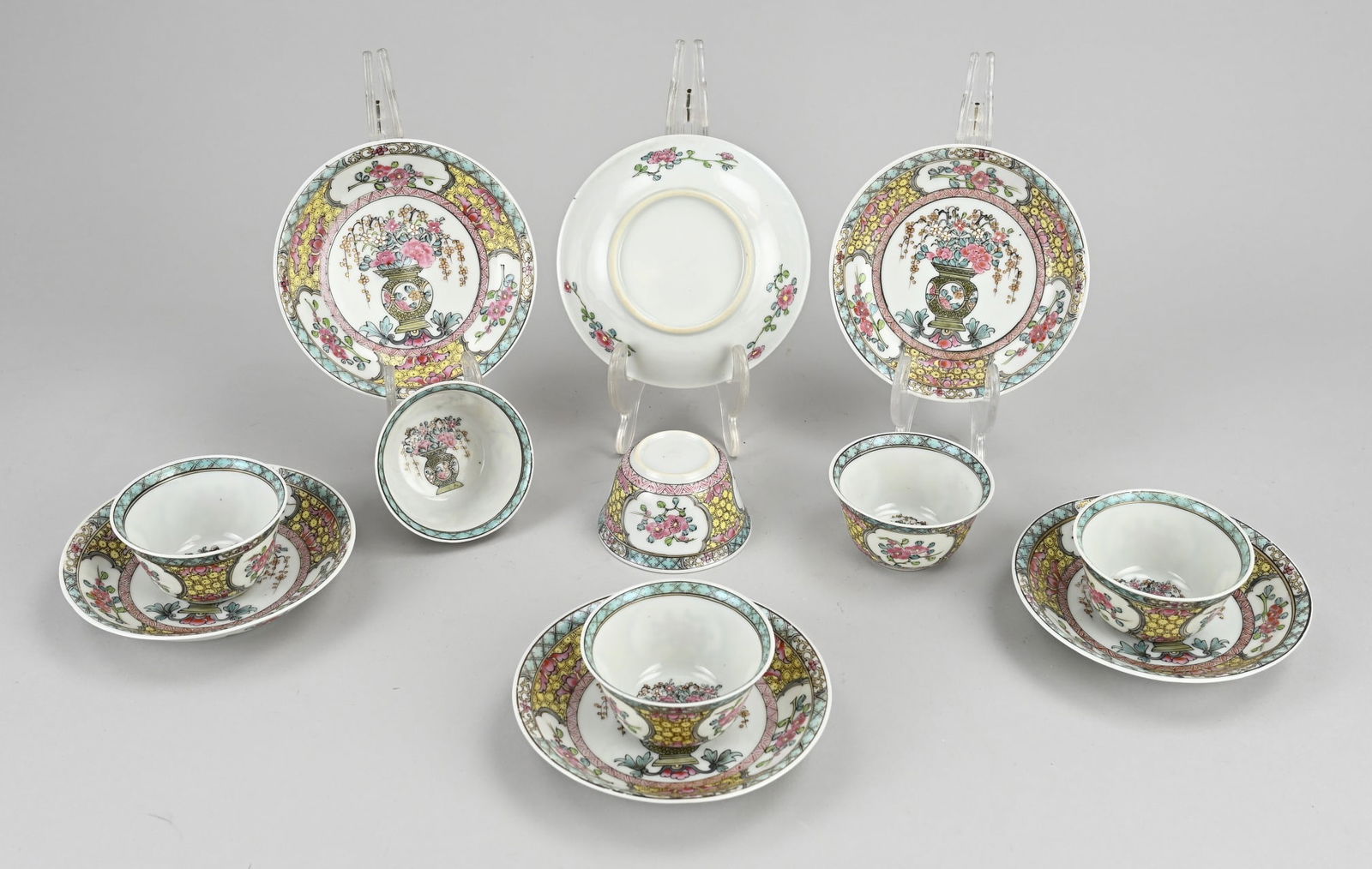 6x Family pink cups/saucers (1 of 1)