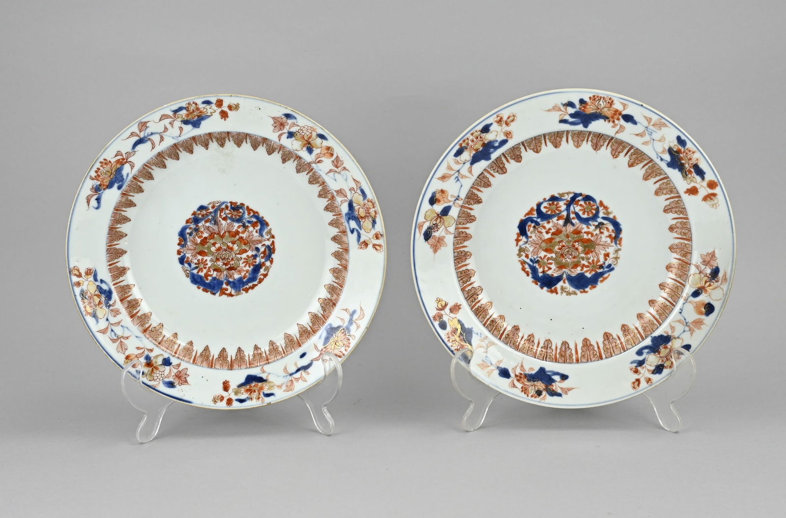Two imari plates Ø 22.6 cm. (1 of 2)