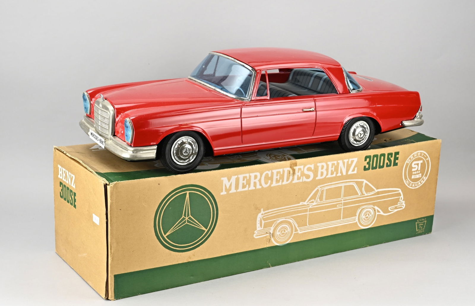 Ichico Mercedes 300 SE (1 of 1)