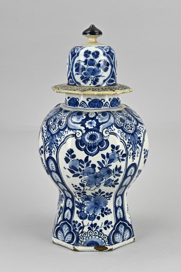 18th century Delft pot (1 of 3)