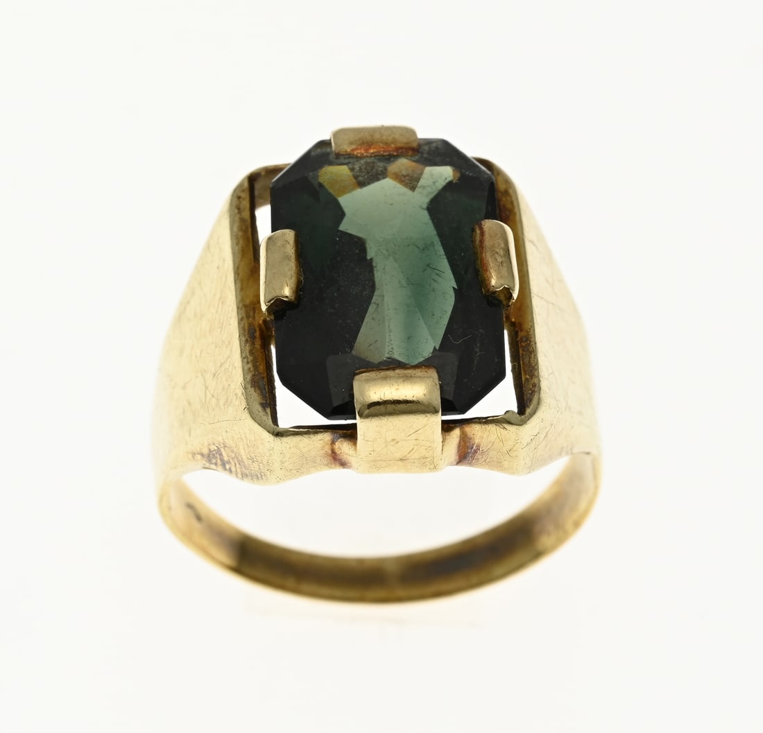 Gold Ring (green Stone) Auction
