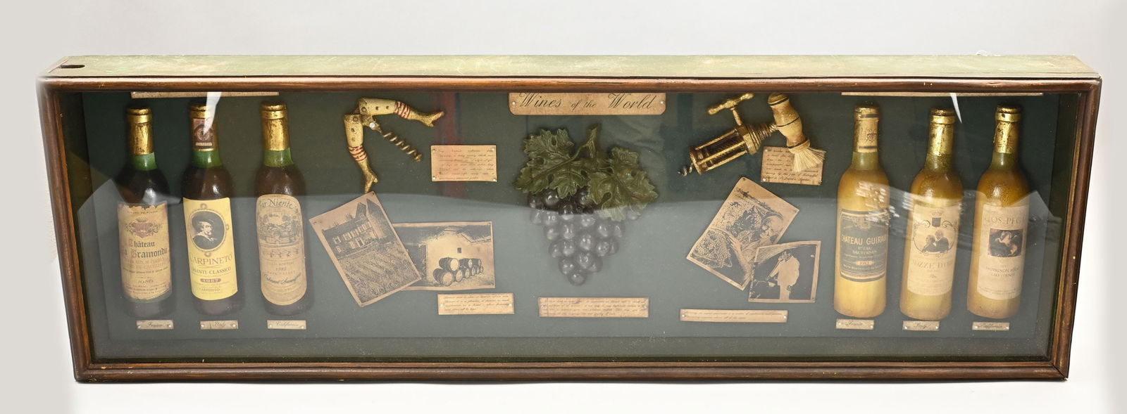 Diorama with wine bottles: Large decorative diorama with wooden wine bottles etc. France. 20th century. Dimensions: 105 x 35 x 10 cm. In good condition.