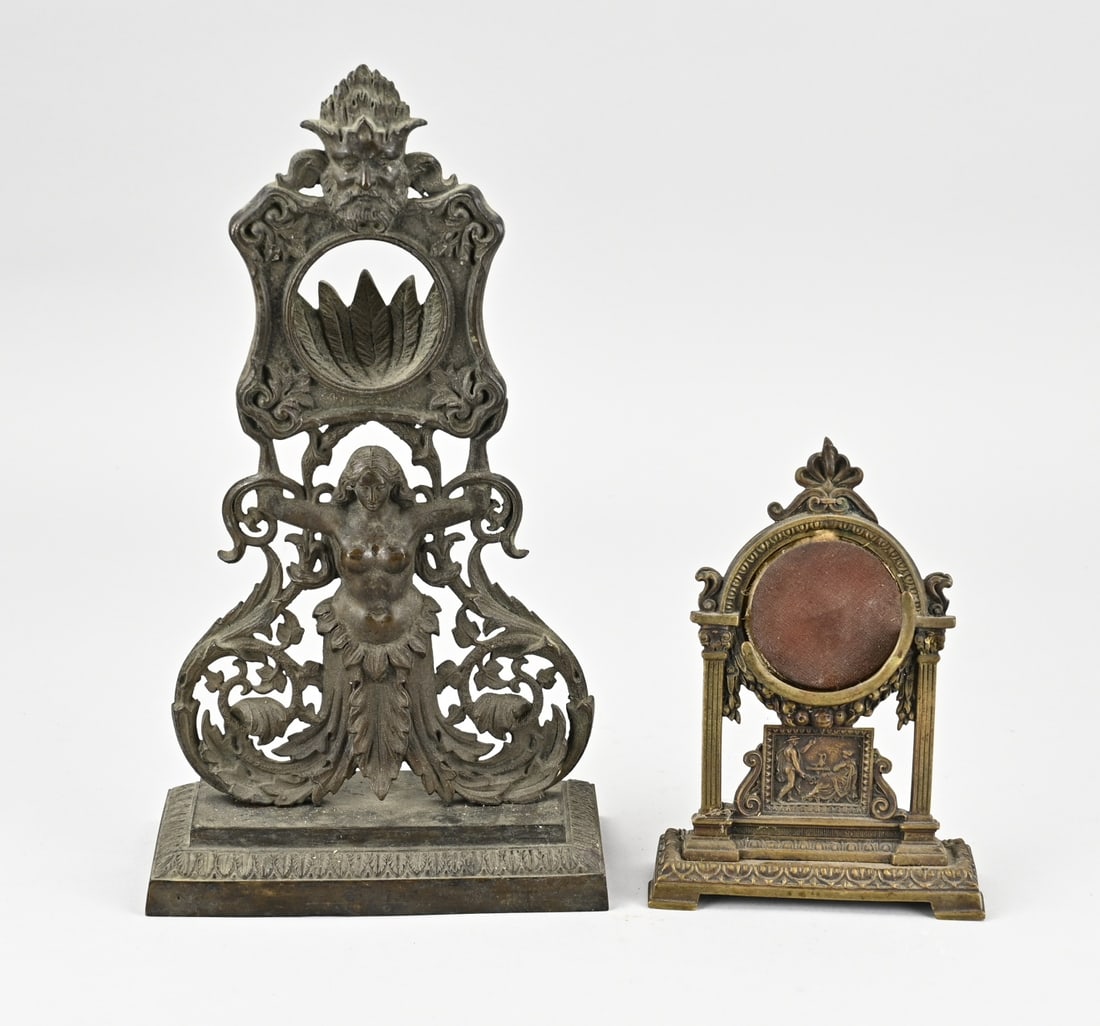 2x Portrait of a Man: Two 19th century bronze portraits, classicism + neo-renaissance. Size: 16 - 28 cm. In good condition.