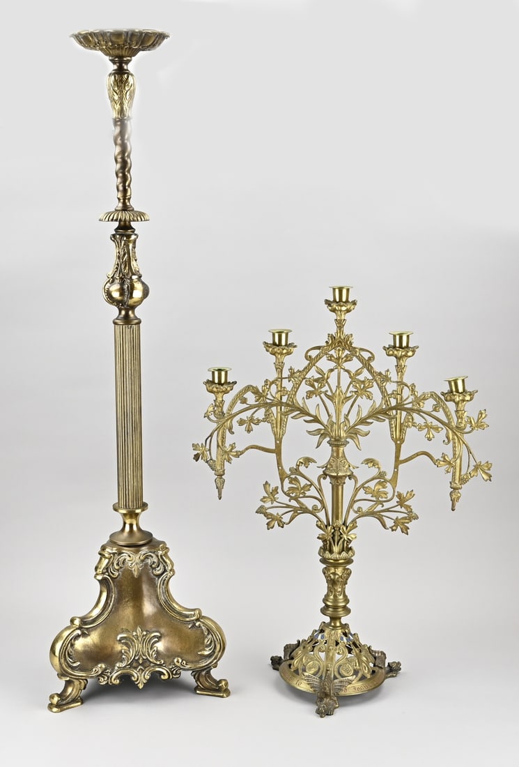 2x Brass candle holder, H 66 - 105 cm.: Two large brass candlesticks. 19th - 20th century. Neo-Gothic + Neo-Renaissance. Dimensions: H 66 - 105 cm. In good condition.