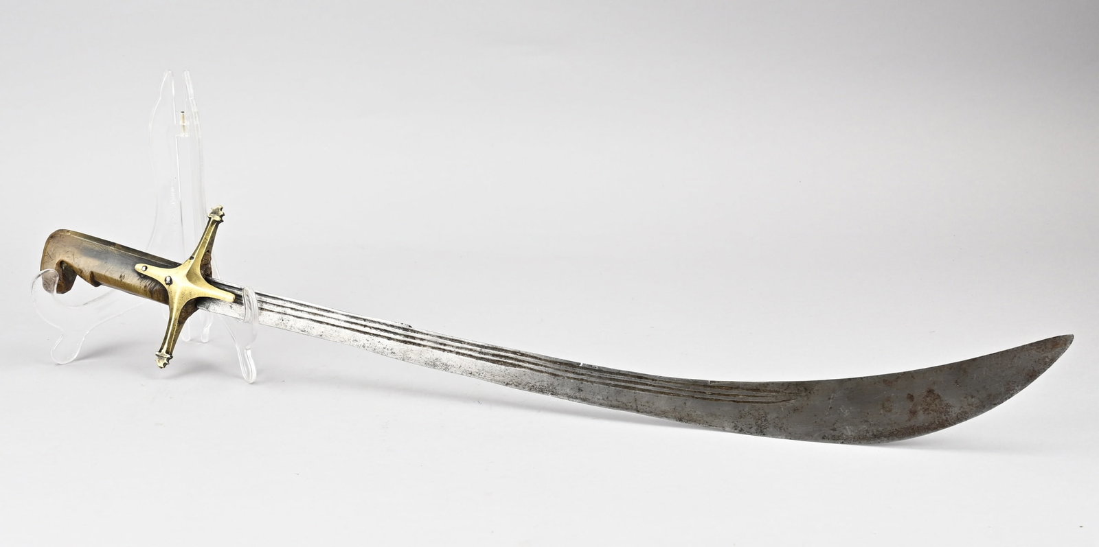 Ottoman Karabela Nana (1800): Antique Ottoman sabre with horn handle + signs on blade. Karabela Nana. Circa 1800. Size: L 62 cm. In good condition.