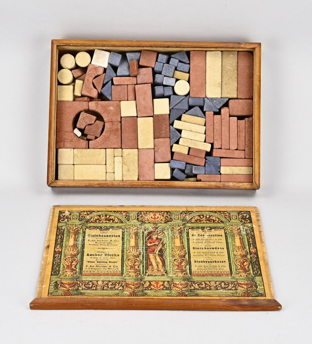 Antique Steinbau cabinets Ruddstadt, 1900: Antique Anchor stone toy chest. Steinbau cabinets Ruddstadt. Circa 1900. Dimensions: 24 x 33 x 5 cm. In good condition.