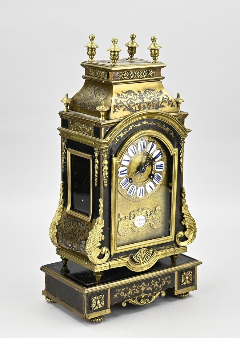 Boulle clock on pedestal, 1880: 19th Century French boulle clock with console. Circa 1880. Signed: Thuret Paris. Eight-day movement, half-hour strike. Dimensions: H 41 cm. In good condition.