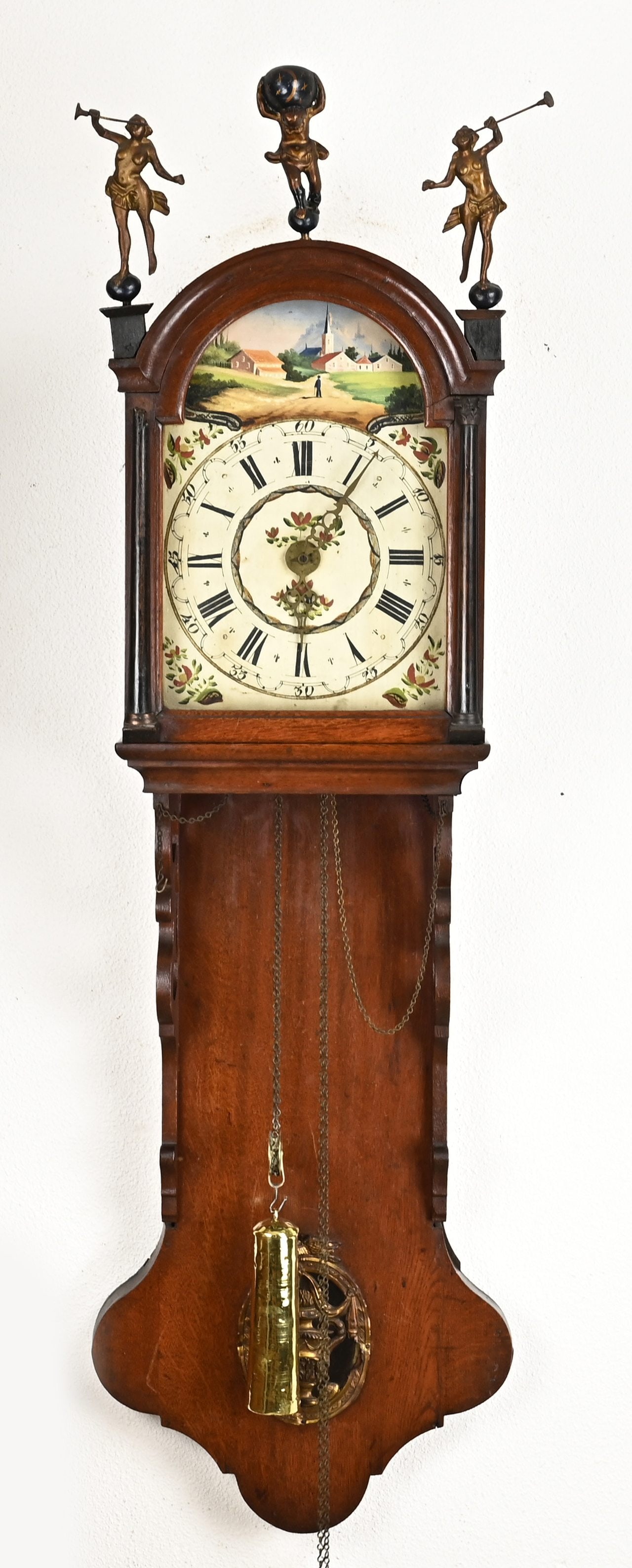 Frisian tail clock, 1820: Antique oak Frisian grandfather clock with alarm. Circa 1820. Size: 142 cm. In good condition.