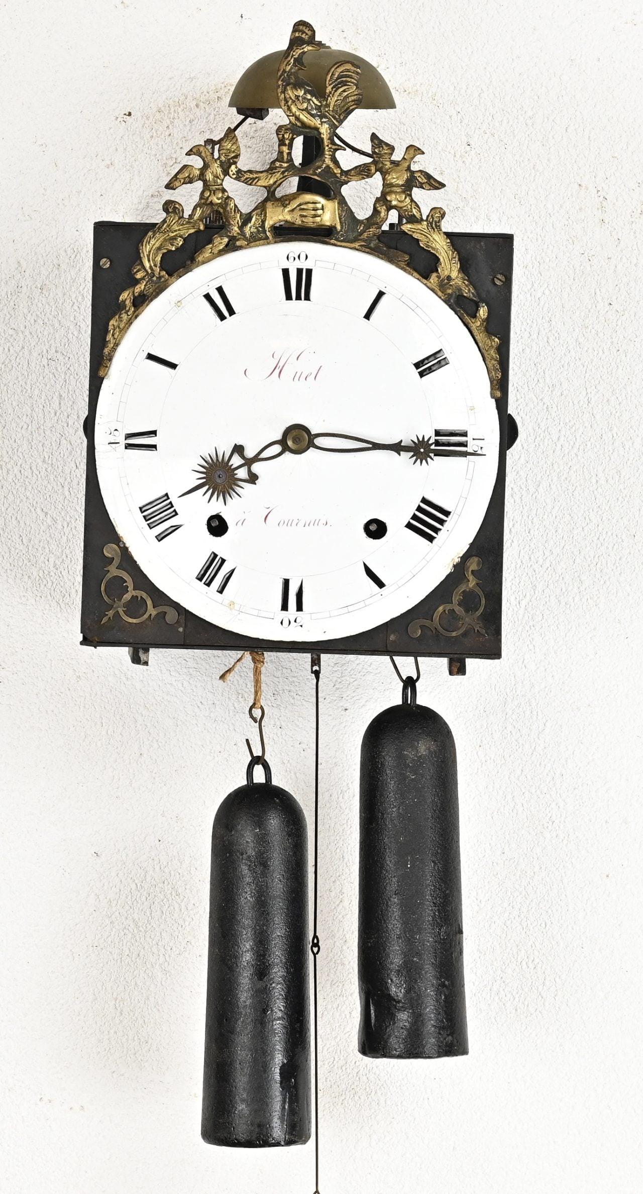 Rooster comtoise (18th century): 18th century dish rooster comtoise with verge escapement and pear pendulum. Dimensions: 35 x 25 x 17 cm. In very good condition.