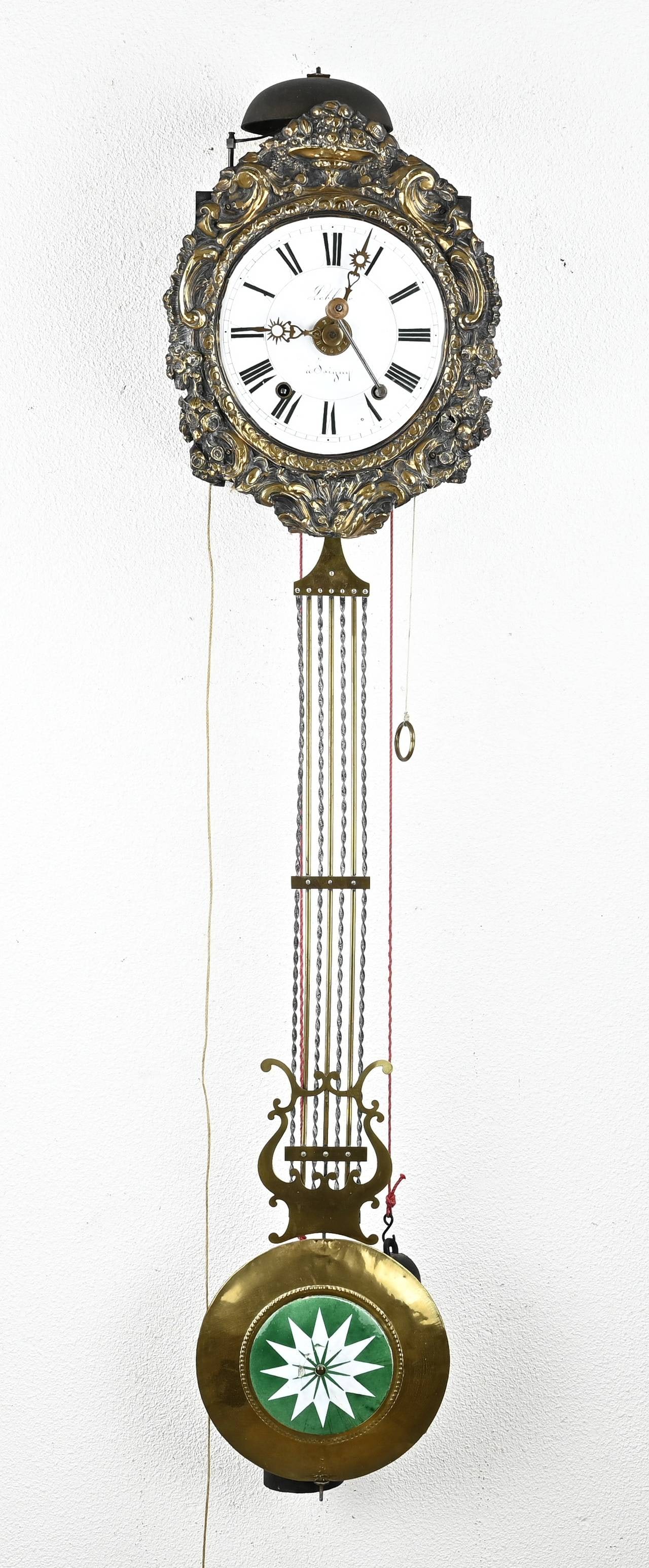 French comtoise, 1870: Antique French comtoise with alarm function, with beautiful lyra pendulum. Anchor escapement. Circa 1870. Dimensions: 43 x 31 x 17 cm. In good condition.