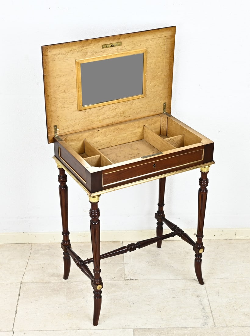 Craft table with brass - 2