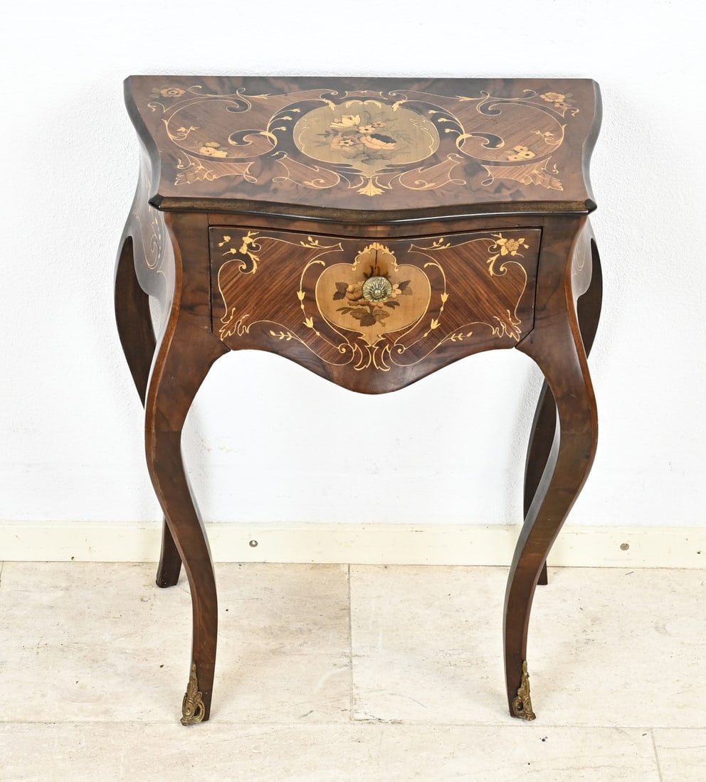 Walnut wall table with intarsia: Italian neo baroque wall table with curved legs, front and sides are completely decorated with intarsia (flower decoration). Second half 20th century. Dimensions: 69 x 52 x 33 cm. In good condition.