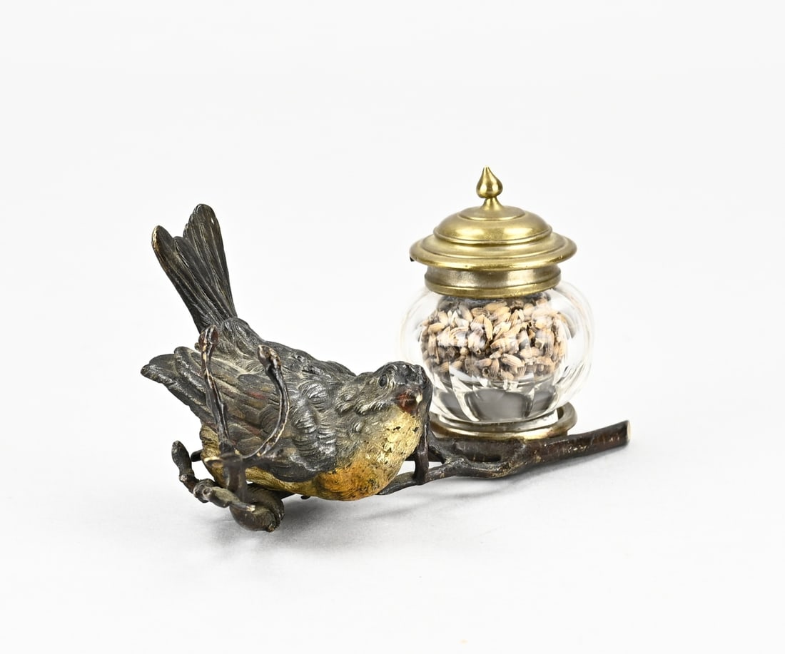Antique bronze inkwell (Viennese), 1900: Antique, cold-painted Viennese bronze inkwell with bird and crystal glass. Circa 1900. Size: 8 x 14.5 x 7 cm. In good condition.