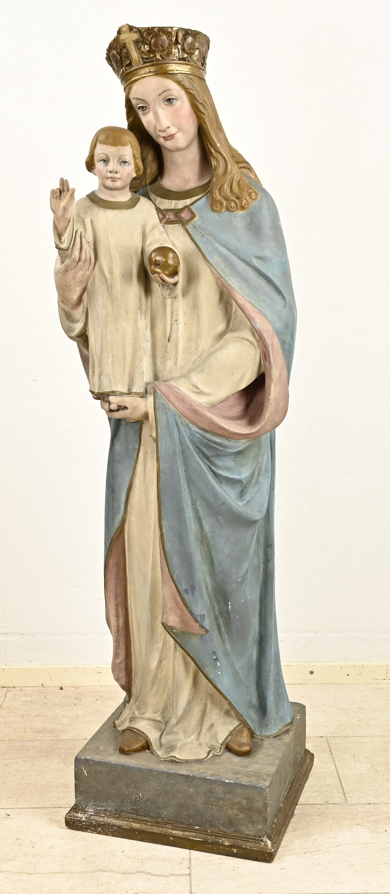 Large statue of Mary, H 153 cm.: Large antique statue of Mary with baby Jesus. Plaster, polychrome. Dimensions: H 153 cm. In good condition.