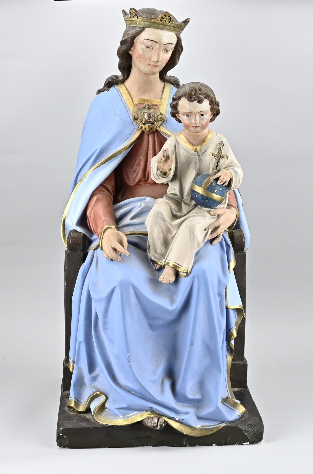 Statue of Mary, H 72 cm.: Large (seated) statue of Mary with baby Jesus. 19th century. Original polychromy. Dimensions: H 72 cm. In good condition.