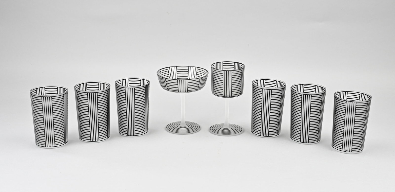 8x Josef Hoffmann Style Glasses (Replica): Eight German glasses in the style of Josef Hoffmann. 20th century. Size: 10 - 14 cm. In good condition.