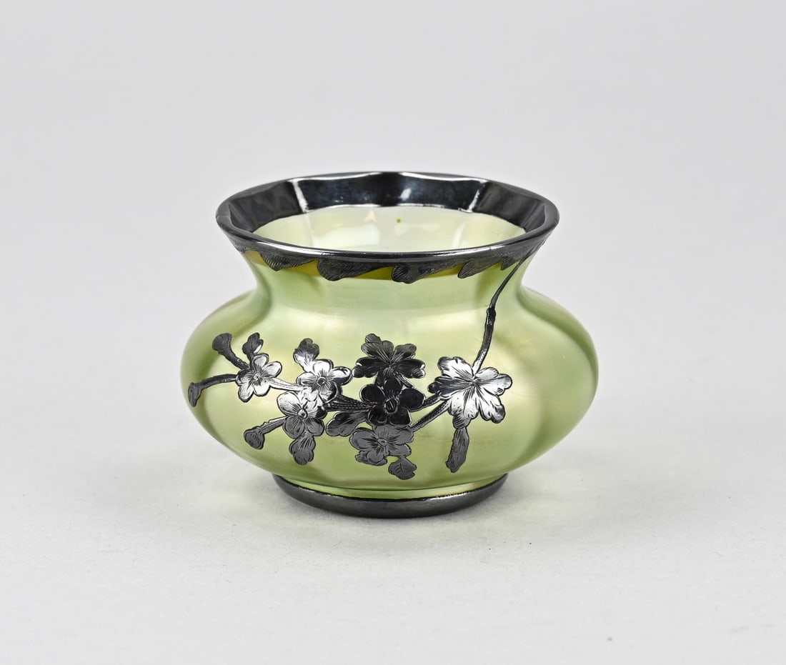 Vase with silver overlay: Art Deco glass vase with silver overlay. Circa 1930. Dimensions: H 5.4 x Ø 8 cm. In good condition.